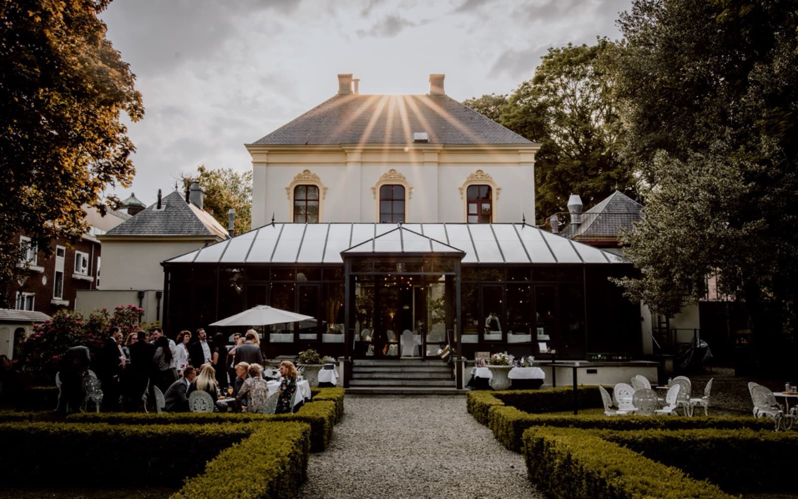 Villa 1855 - Exclusieve trouwlocatie in centrum Tilburg met monumentale feestzaal